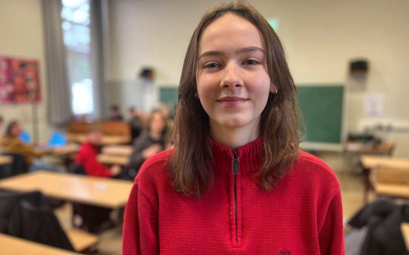 Julie Huys naar finale Vlaamse Taaltrofee