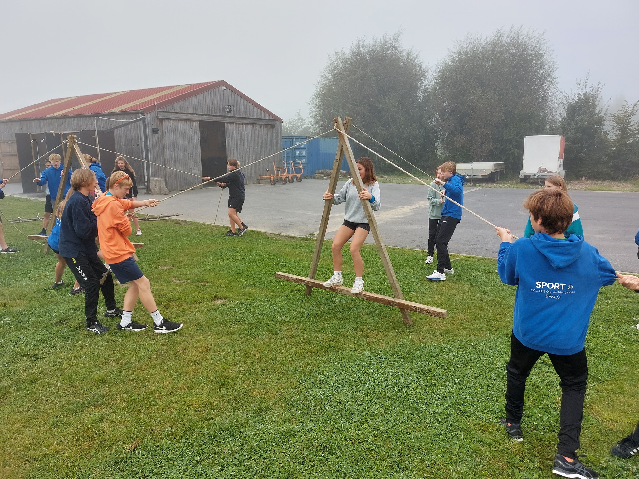 Sportleerlingen aan de slag